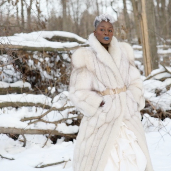 SAGA BLUE FOX FUR COAT FULL LENGTH US SIZE LARGE - Picture 4 of 7